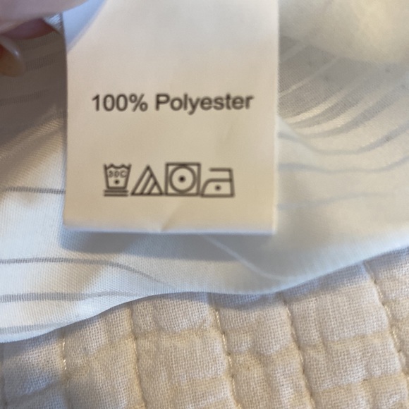 Feminine Lace Trimmed Crop Top - Picture 5 of 7